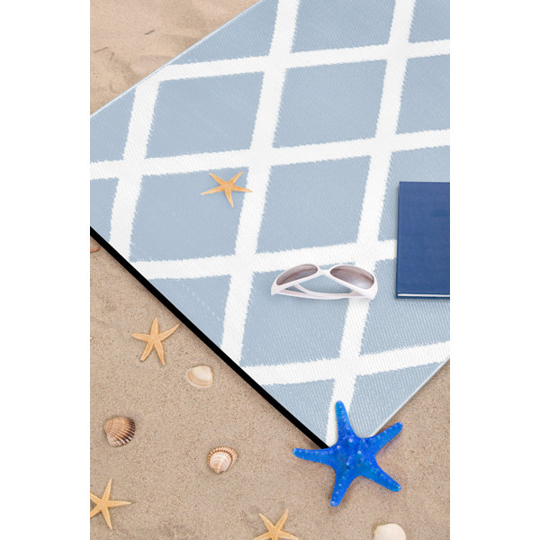 Wildon Home® Lightweight Reversible Diamond Light Blue/White Indoor